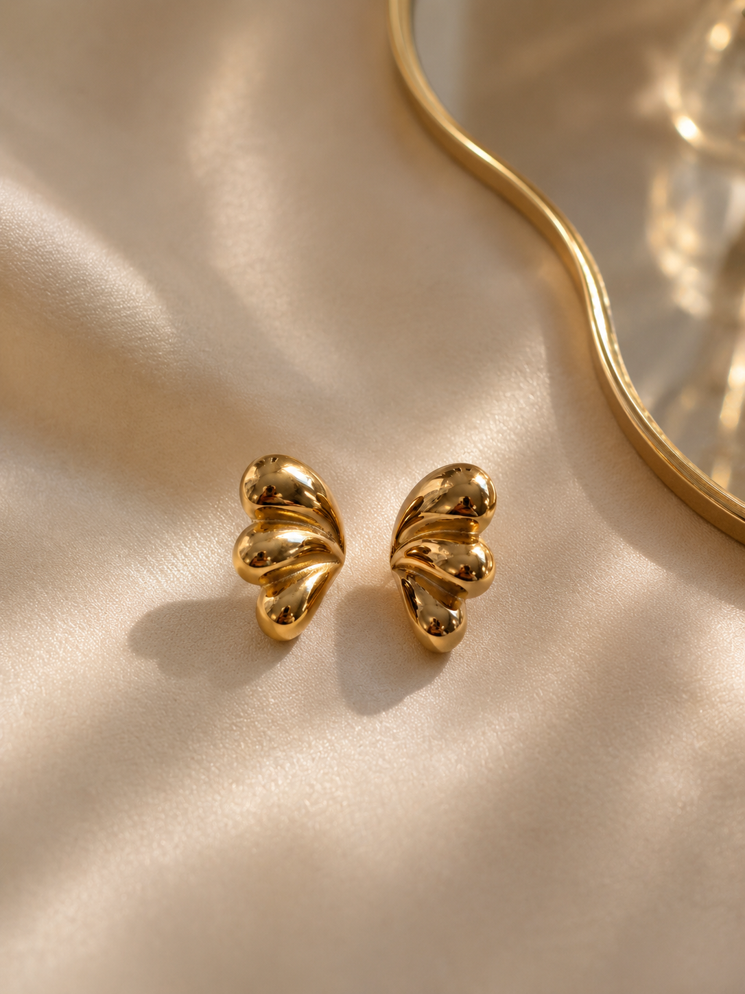 Le papillon earrings