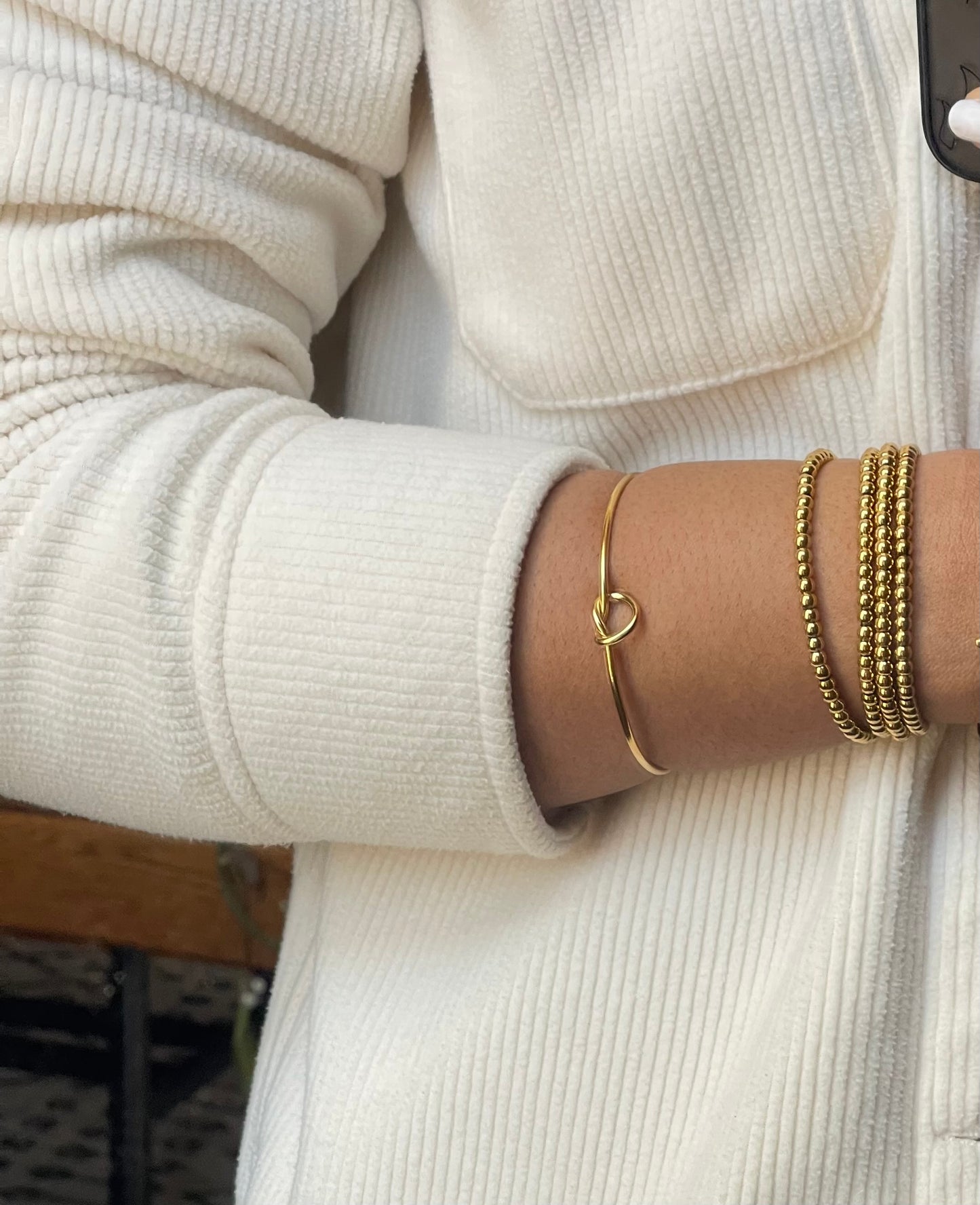 Heart bangle bracelet