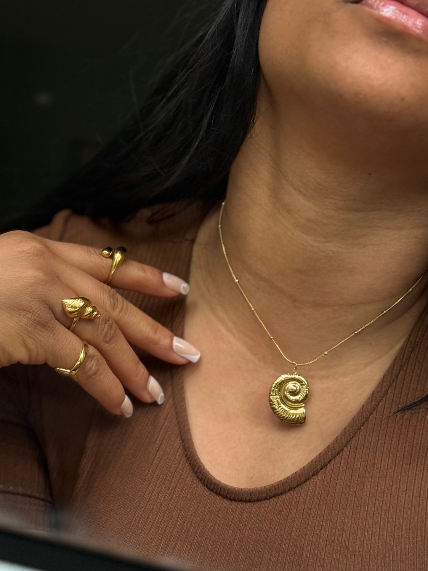 Turbo shell necklace