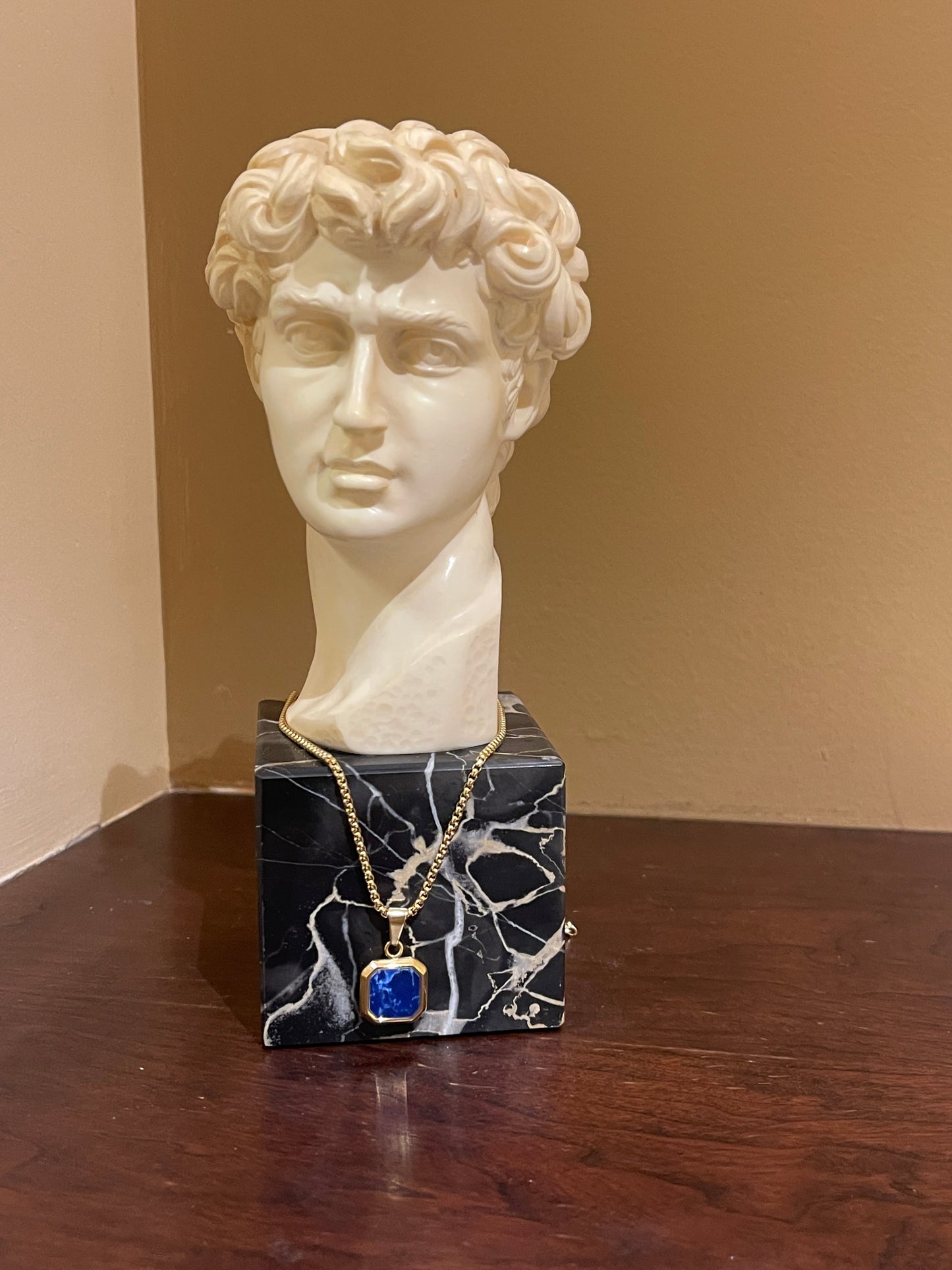Black onyx pendant necklace